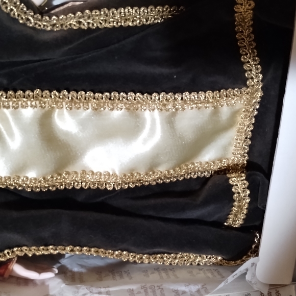 Porcelain Doll - Picture 2 of 8